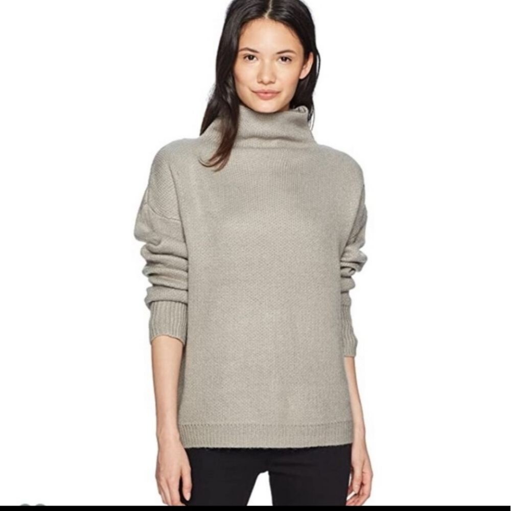 NEW Minkpink Women's Sweater Large Gray Oversized Funnel/Turtle Neck